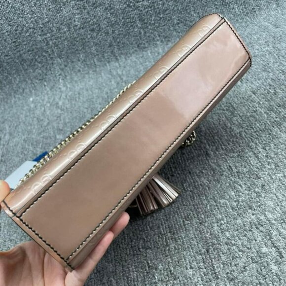 100% Authentic GUCCI Emily GG Patent Leather Shoulder Bag 370-101424 - Picture 6 of 16